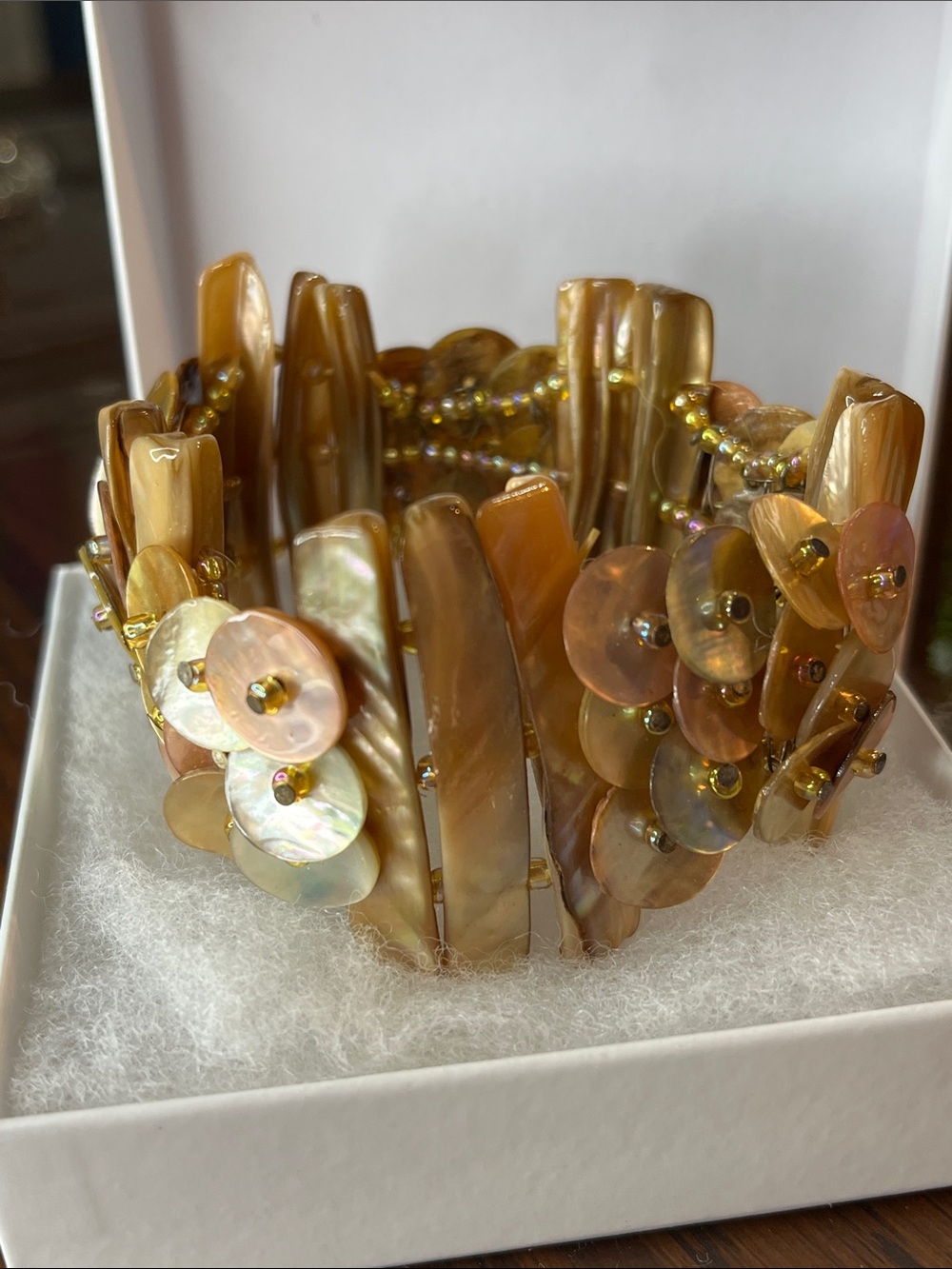 Shell Button Stretch Bracelet - Tan Pearlescent Beads - Picture 1 of 4